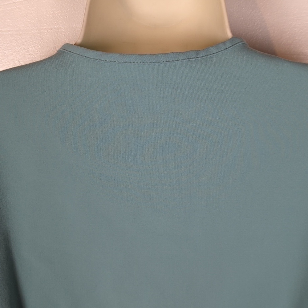 Figs Technical Collection Scrub Top - Picture 8 of 11